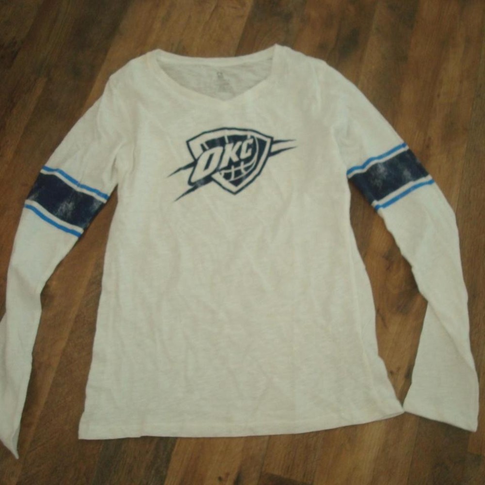 OKLAHOMA CITY THUNDER JUNIORS‎ WOMEN 11/13 SHIRT VINTAGE SHIRT 00S Y2K DEADSTOCK